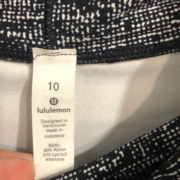LULULEMON Melodic Movement Long Sleeve Shirt Slim fit Women’s size 10 - Picture 3 of 5